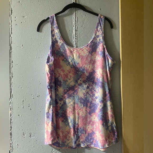 2 Tank Tops - Picture 6 of 9